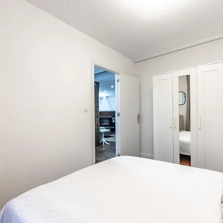 Charming 4 Double Bed Steps From The Old Town Apartment Bilbao