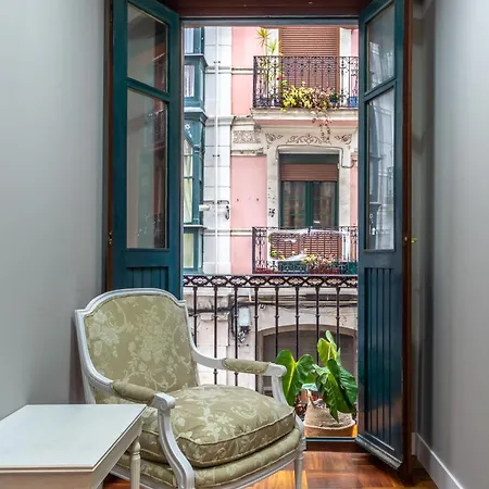 Charming 4 Double Bed Steps From The Old Town