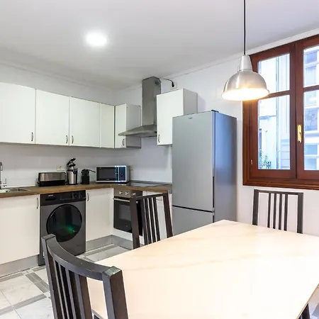 Apartmán Charming 4 Double Bed Steps From The Old Town *