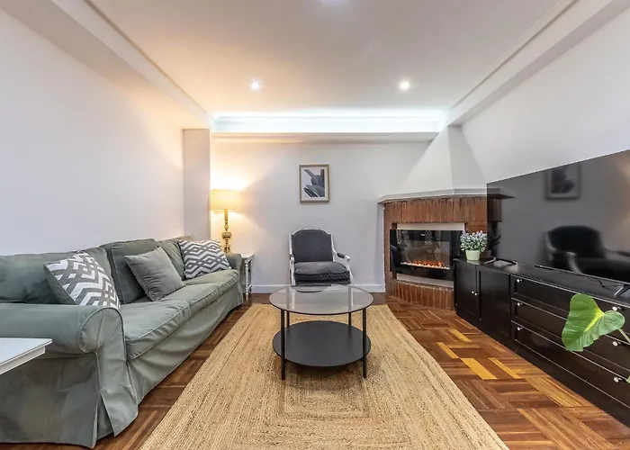 Stylish 4 Double Rooms, 公寓 *