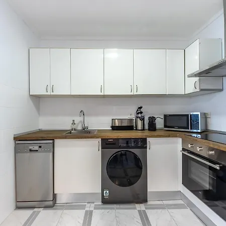 Stylish 4 Double Rooms, Appartement Bilbao
