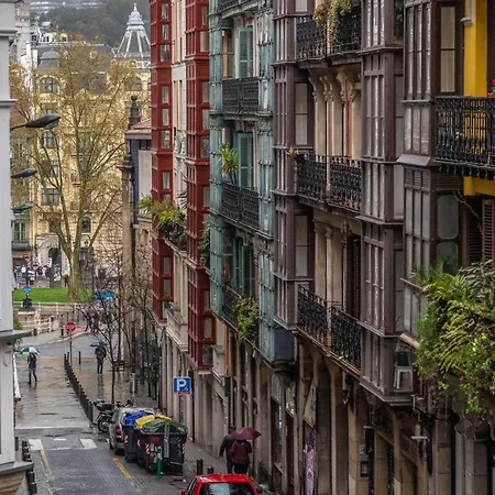 Stylish 4 Double Rooms, Apartment Bilbao